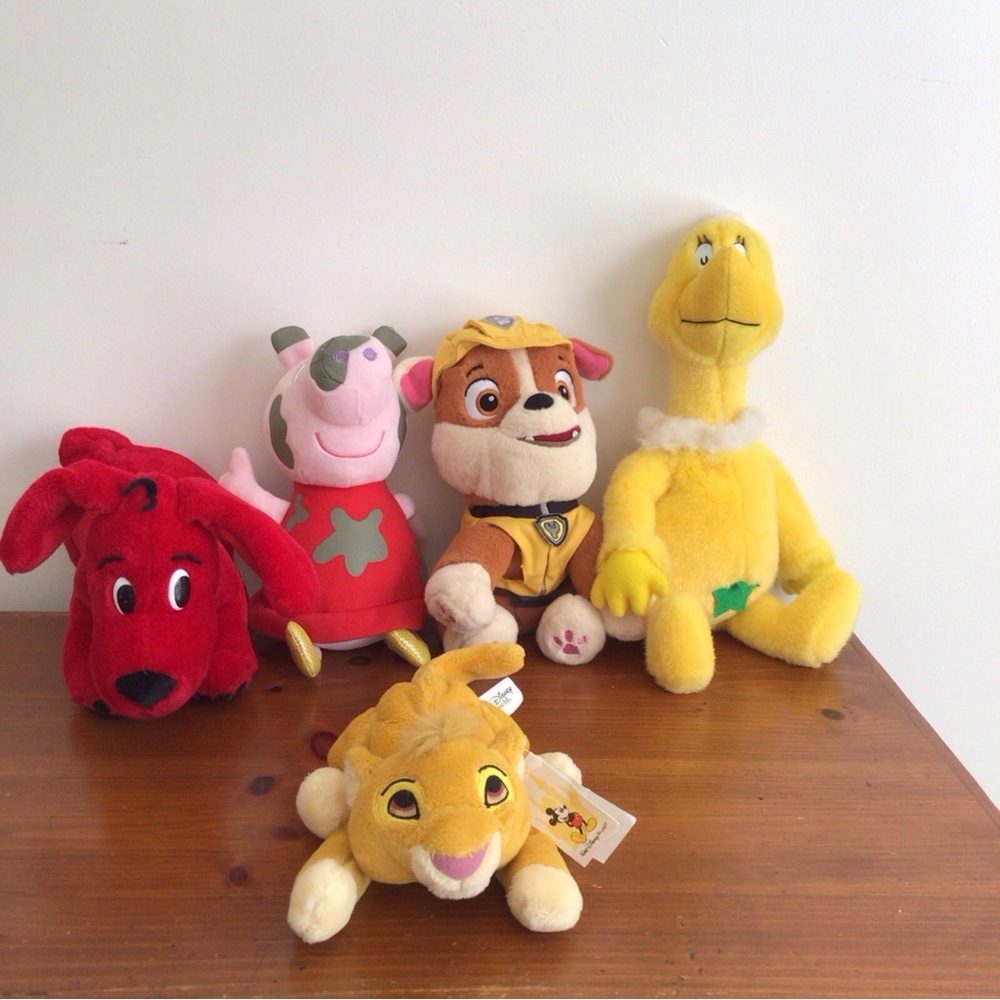 Mixed Lot of Disney Dr. Seuss, Clifford, Peppa Pig, Paw Patrol Stuff Animal Toys